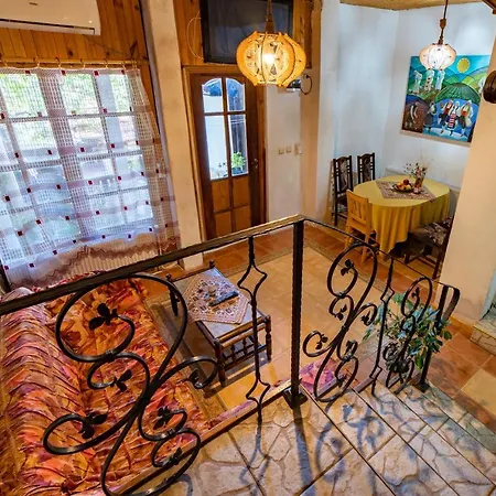 Gasthuis винената къща *